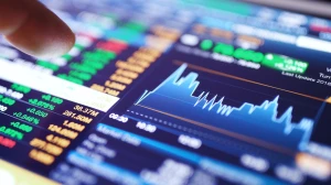 Asian Shares Trade Mixed Following Wall Street's Record Highs