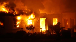 ONGC Plant Fire: MGL Warns of Potential CNG Shortage in Mumbai, Prioritizes PNG Supply