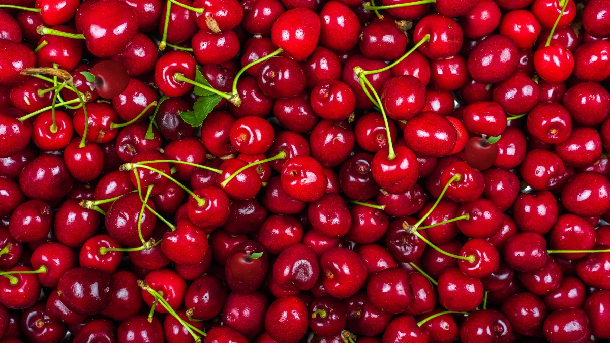Optical Illusion: Can you spot 3 Apples among Cherries in Just 5 seconds?