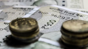 Rupee Drops 6 Paise to 88.16 Against US Dollar in Early Trade