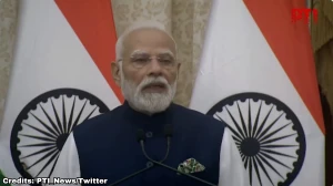 Modi: Now is the Right Time to Invest in India’s Shipping Sector; Meets Global CEOs