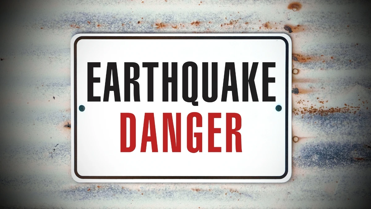 10 Killed as Powerful 5.7 Magnitude Earthquake Jolts Bangladesh