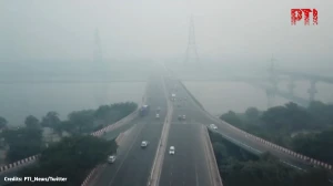 Delhi Air Quality Turns ‘Very Poor’ as AQI Hits 335; Temperature Drops to 11...