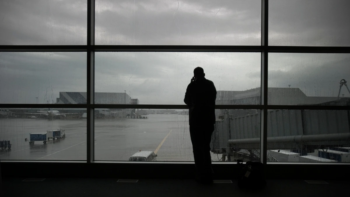 Delhi Airport's Air Traffic Control Faces Tech Issues, Over 100 Flights Delayed