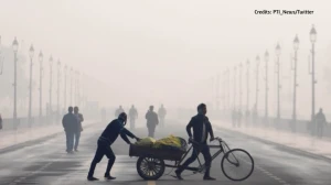Delhi Faces Severe Air Pollution as Air Quality Remains Very Poor, Health Adviso...