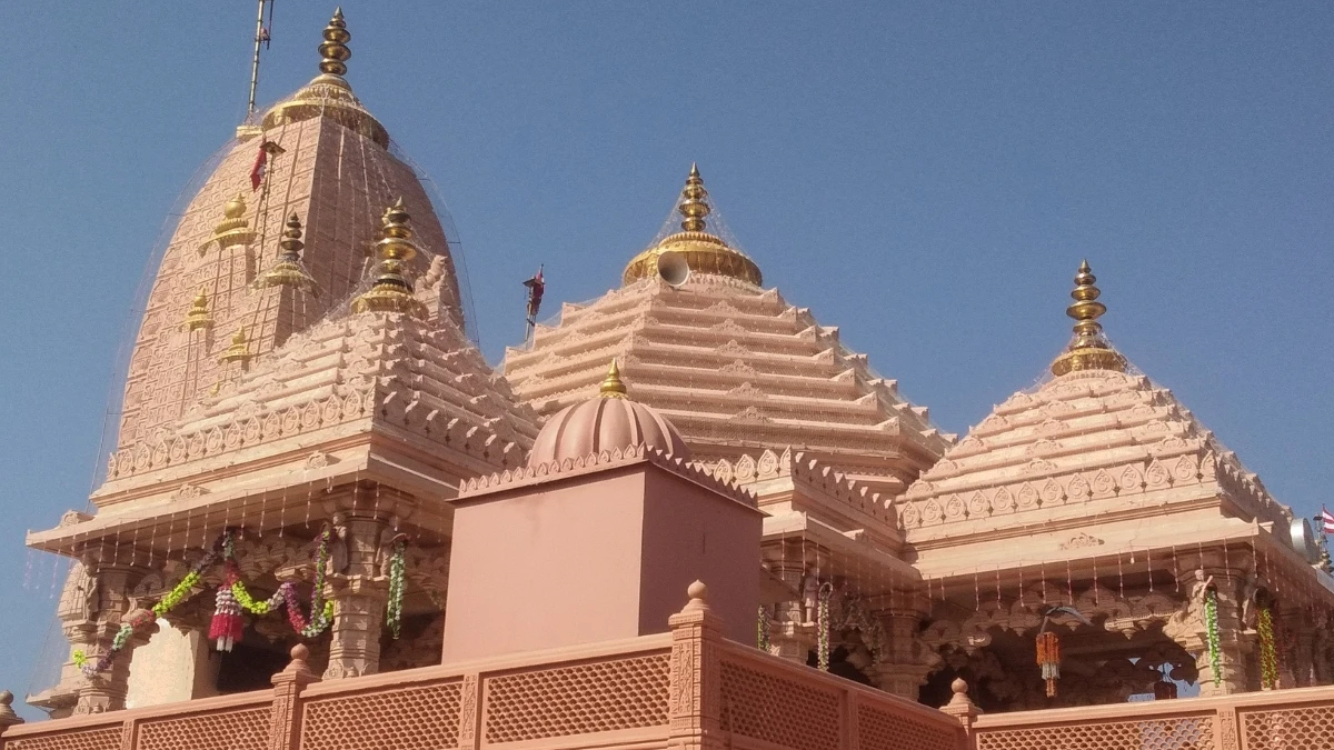 Mathura Celebrates Binara Festival with Devotees Flocking in Thousands