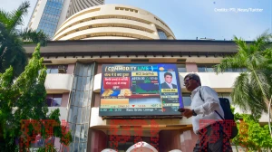 Stock Markets Trade Higher in Early Deals as Sensex and Nifty Extend Gains