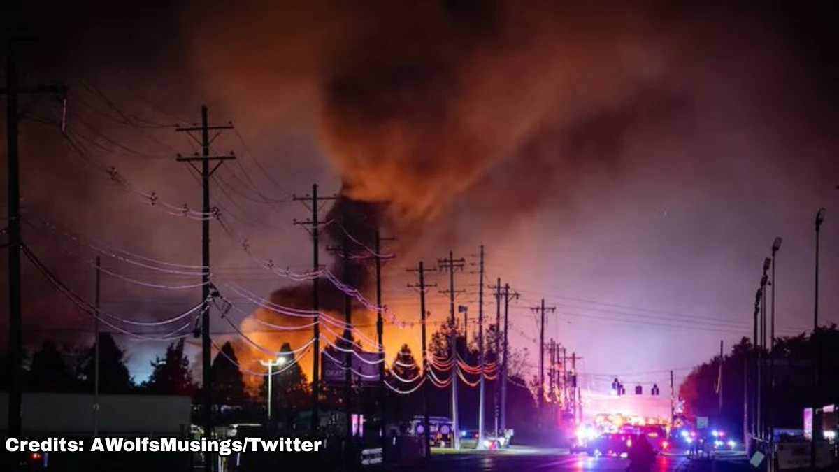 UPS Plane Crashes on Takeoff from Louisville Airport, Igniting Huge Fire