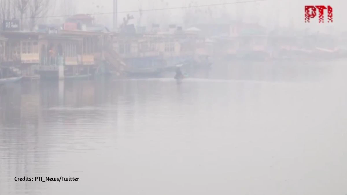 Kashmir in grip of cold wave, Pulwama shivers at minus 5.5 degrees Celsius