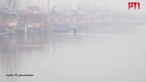 Kashmir in grip of cold wave, Pulwama shivers at minus 5.5 degrees Celsius