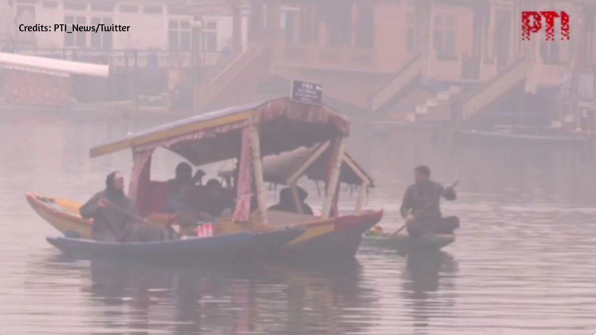 Temperature Drops Across Kashmir as Winter Bites