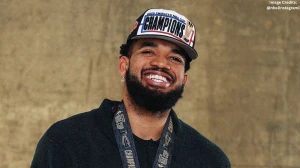 karl-anthony towns injury update today: is karl-anthony towns playing tonight vs Hawks?