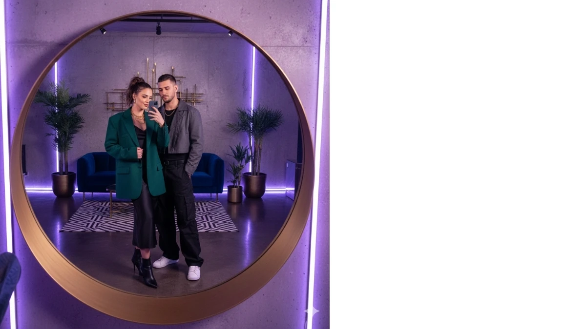 10 Viral Couple Mirror Selfie AI Prompts for Aesthetic 4K HD Portraits