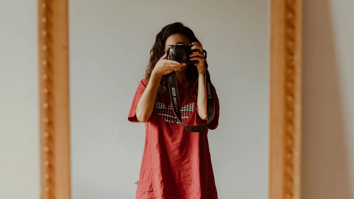 Mirrorless vs DSLR Cameras: Which One Should You Buy?