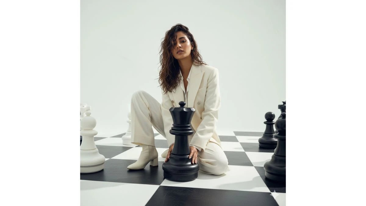 Try New Gemini AI 10 Viral Photo Editing Prompts Turn Your Selfies to Professional Studio Cinematic Portraits