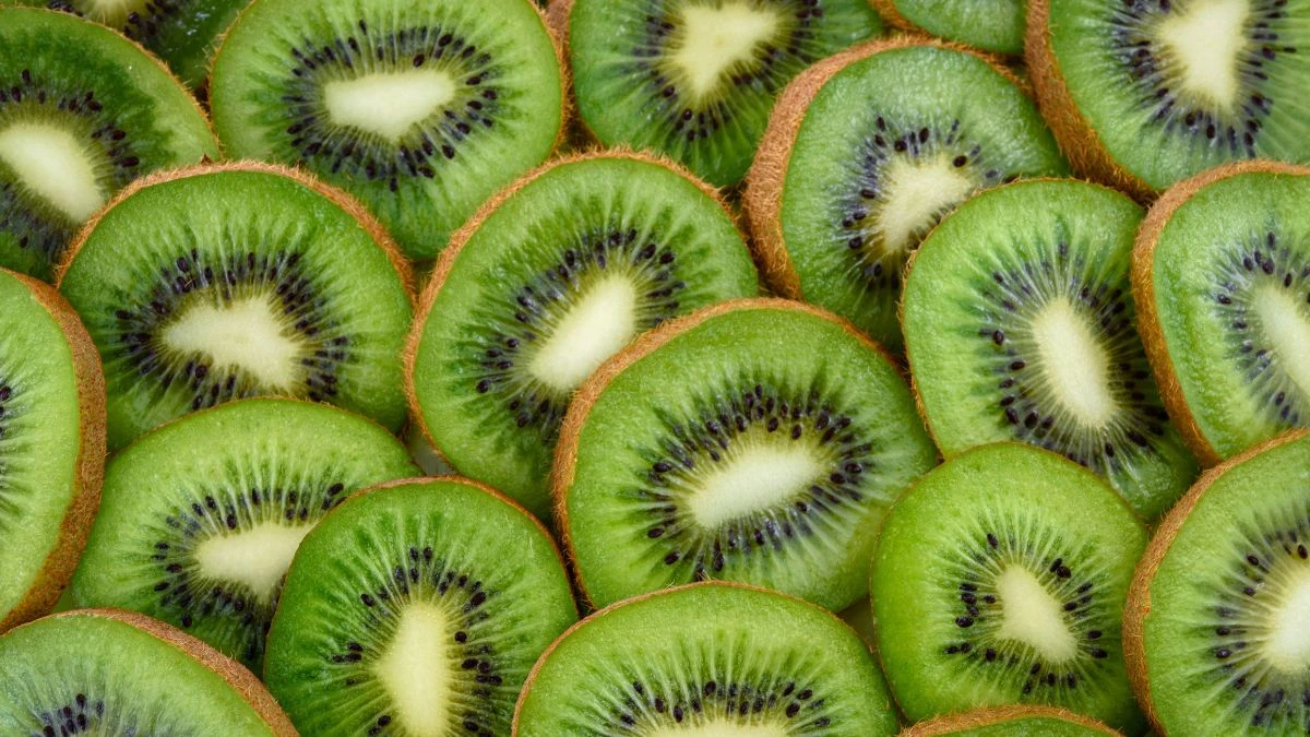 5 Fruits That You Should Consume This Winter For Glowing Skin