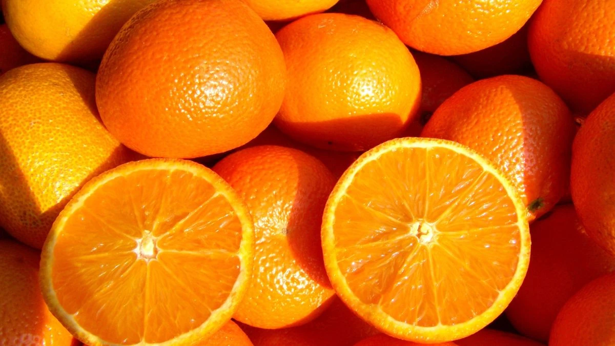 5 Fruits That You Should Consume This Winter For Glowing Skin