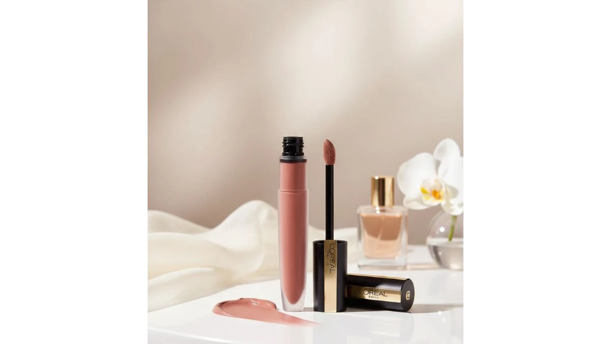 The 12 Best Long-Lasting Lipsticks Under Rs.500 to 1000 for Festival Makeup